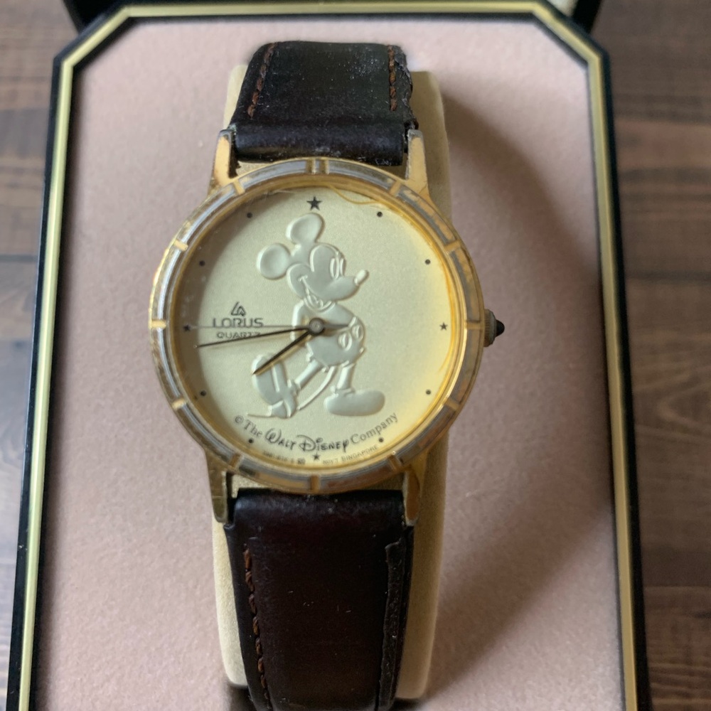 Mickey Mouse Watch Lorus Gold Coin - Vintage retired